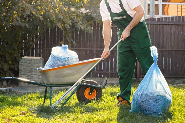 Yard Cleaning in Hilliard